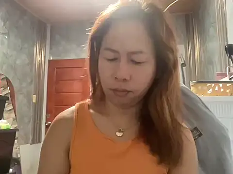 Snapshot of UrLove_Marga chatting on April 5, 2026, 10:49 pm UrLove Marga online show from April 5, 2026, 10:49 pm