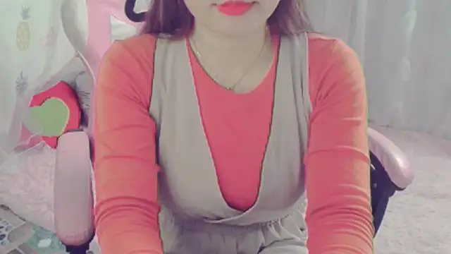 Snapshot of -R-Mai- chatting on December 10, 2024, 5:28 am -R-Mai- online show from December 10, 2024, 5:28 am