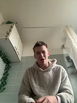 Snapshot of Toyjungee chatting on January 9, 2026, 2:13 pm Toyjungee online show from January 9, 2026, 2:13 pm