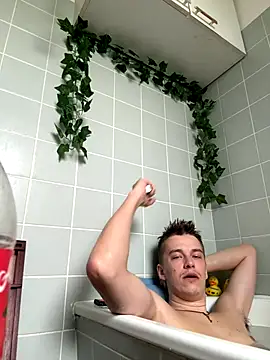 Snapshot of Toyjungee chatting on October 6, 2025, 10:05 am Toyjungee online show from October 6, 2025, 10:05 am