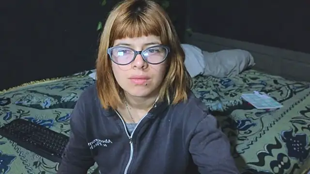 Snapshot of Carlafoxxx chatting on November 12, 2025, 2:21 pm Carlafoxxx online show from November 12, 2025, 2:21 pm