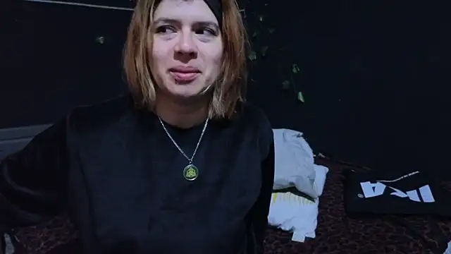 Snapshot of Carlafoxxx chatting on November 17, 2025, 12:53 pm Carlafoxxx online show from November 17, 2025, 12:53 pm