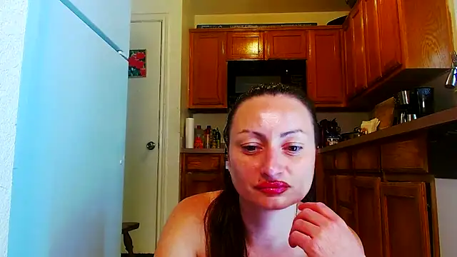 Snapshot of DiamondMonroeXo chatting on March 31, 2026, 4:09 pm DiamondMonroeXo online show from March 31, 2026, 4:09 pm