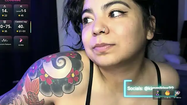 Snapshot of kimmiakiss22 chatting on October 5, 2025, 12:23 am kimmiakiss22 online show from October 5, 2025, 12:23 am