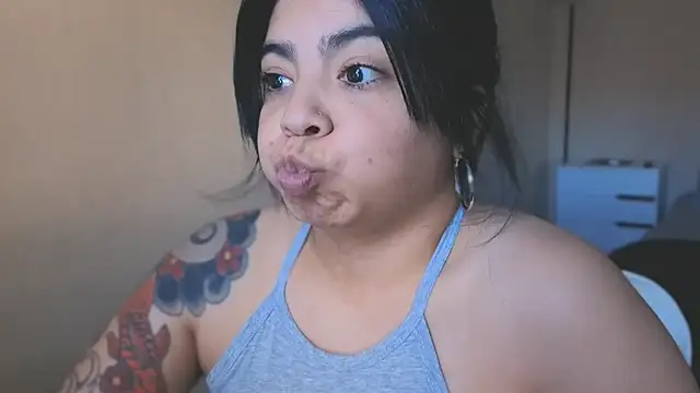 Snapshot of kimmiakiss22 chatting on March 21, 2025, 11:23 pm kimmiakiss22 online show from March 21, 2025, 11:23 pm