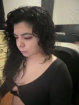 kimmiakiss22 online show from February 4, 2026, 9:54 pm