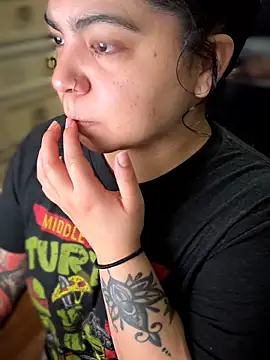 kimmiakiss22 online show from March 19, 2026, 8:42 pm