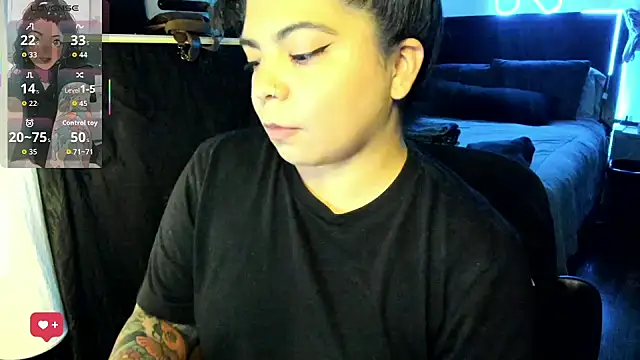 kimmiakiss22 online show from April 9, 2026, 11:55 pm