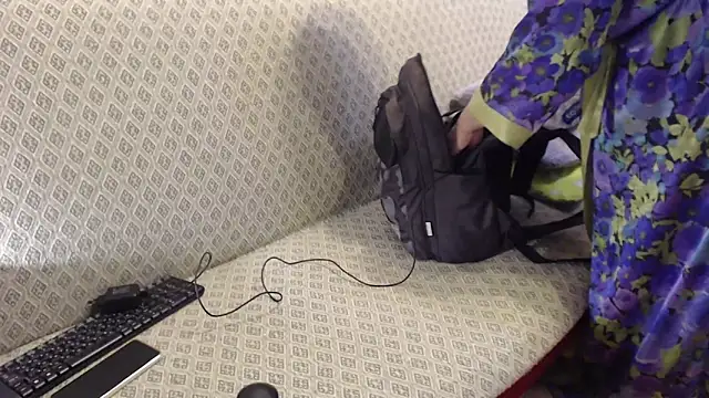 zarinafonliberman online show from October 5, 2025, 3:58 pm