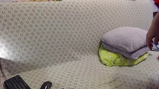 zarinafonliberman online show from September 17, 2025, 3:36 pm