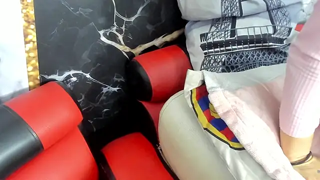 Snapshot of hot-threesome chatting on October 2, 2025, 3:32 am hot-threesome online show from October 2, 2025, 3:32 am