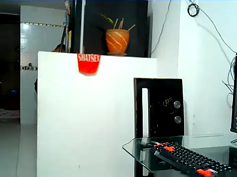 Snapshot of SHAT_SEX chatting on November 6, 2025, 8:57 pm SHAT SEX online show from November 6, 2025, 8:57 pm