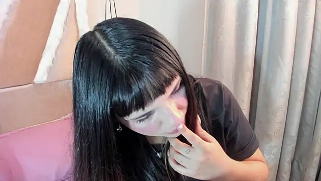 Snapshot of xhinata_hyugax chatting on October 15, 2025, 11:35 pm xhinata hyugax online show from October 15, 2025, 11:35 pm