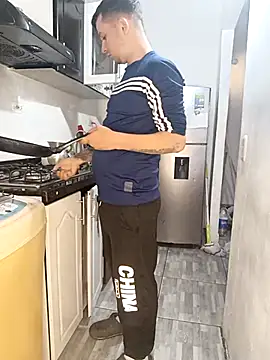 Snapshot of catire2323 chatting on March 8, 2025, 1:57 pm catire2323 online show from March 8, 2025, 1:57 pm