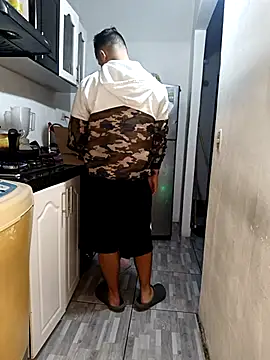 Snapshot of catire2323 chatting on November 22, 2025, 3:16 am catire2323 online show from November 22, 2025, 3:16 am