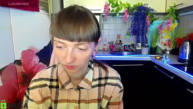 TayanaJons online show from April 8, 2026, 7:21 am