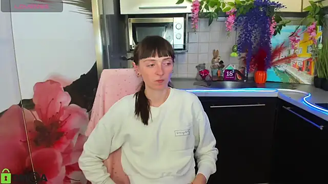 TayanaJons online show from April 16, 2026, 7:20 am