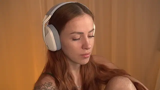 Snapshot of Poni_DII chatting on December 15, 2025, 10:21 am Poni DII online show from December 15, 2025, 10:21 am