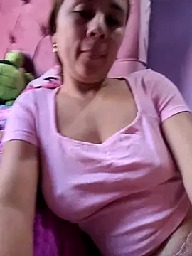 Snapshot of selena_gomez2 chatting on October 1, 2025, 1:59 pm selena gomez2 online show from October 1, 2025, 1:59 pm