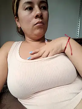 Snapshot of selena_gomez2 chatting on February 26, 2026, 9:37 pm selena gomez2 online show from February 26, 2026, 9:37 pm