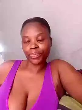 Snapshot of BustyWendy chatting on November 3, 2025, 12:42 pm BustyWendy online show from November 3, 2025, 12:42 pm