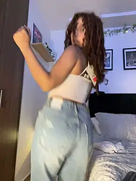 crystal bunny7 online show from February 11, 2025, 3:18 am