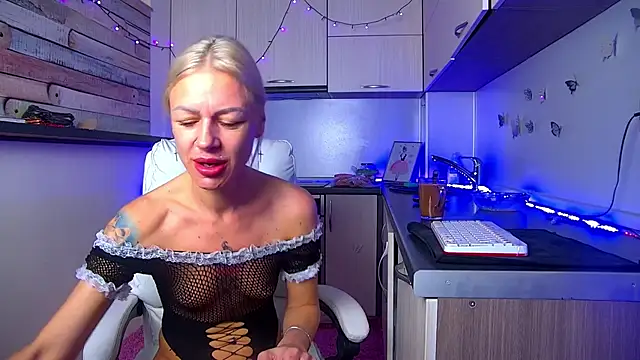 Skinny Nally online show from April 14, 2026, 1:21 am