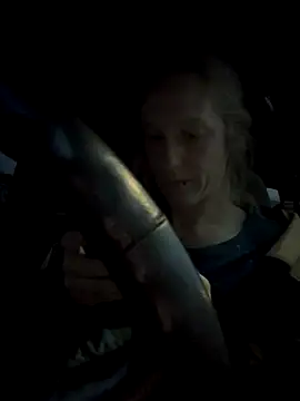 Snapshot of GoldenFlameGoddess chatting on December 5, 2025, 3:32 pm GoldenFlameGoddess online show from December 5, 2025, 3:32 pm