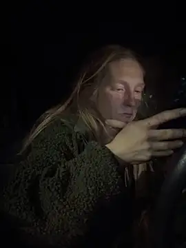 Snapshot of GoldenFlameGoddess chatting on November 26, 2025, 3:28 am GoldenFlameGoddess online show from November 26, 2025, 3:28 am