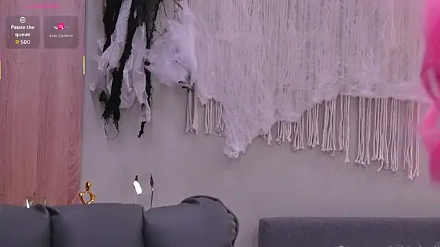 Snapshot of Molly_Jons chatting on October 28, 2025, 1:06 am Molly Jons online show from October 28, 2025, 1:06 am