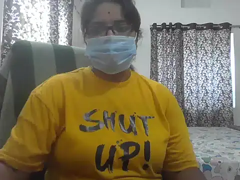 Snapshot of gyanvi1 chatting on November 6, 2025, 8:40 am gyanvi1 online show from November 6, 2025, 8:40 am