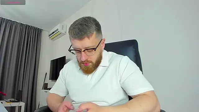 Snapshot of Findom_guy chatting on March 30, 2026, 3:02 pm Findom guy online show from March 30, 2026, 3:02 pm