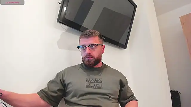 Snapshot of Findom_guy chatting on February 24, 2026, 12:11 am Findom guy online show from February 24, 2026, 12:11 am