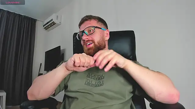 Snapshot of Findom_guy chatting on March 11, 2026, 12:43 pm Findom guy online show from March 11, 2026, 12:43 pm