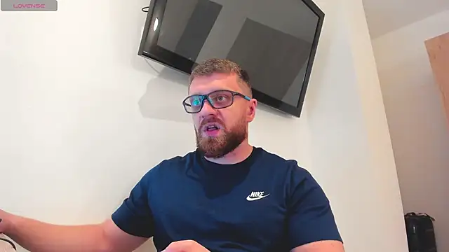 Snapshot of Findom_guy chatting on February 20, 2026, 9:39 pm Findom guy online show from February 20, 2026, 9:39 pm