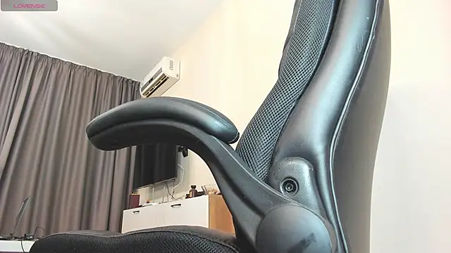 Snapshot of Findom_guy chatting on December 19, 2025, 12:51 pm Findom guy online show from December 19, 2025, 12:51 pm