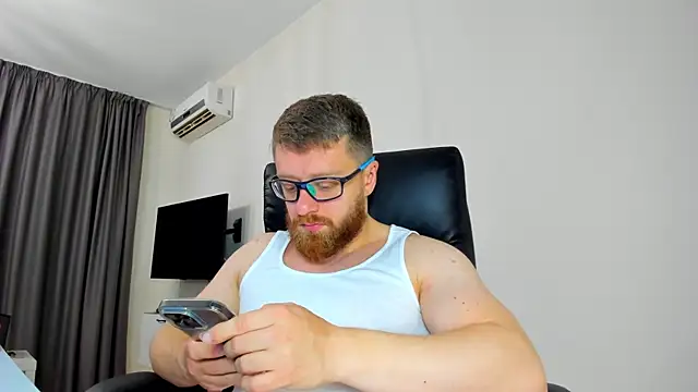 Snapshot of Findom_guy chatting on April 9, 2026, 11:49 am Findom guy online show from April 9, 2026, 11:49 am