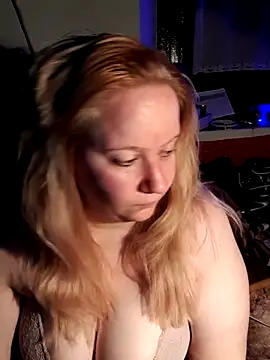 Snapshot of D_Marinna chatting on March 10, 2026, 5:39 pm D Marinna online show from March 10, 2026, 5:39 pm