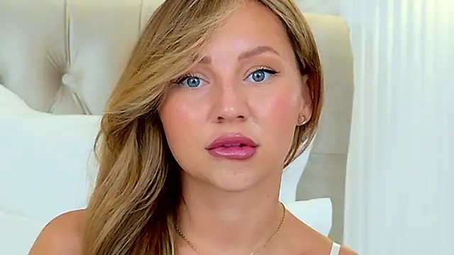 LilyRaisa online show from February 20, 2025, 7:34 am