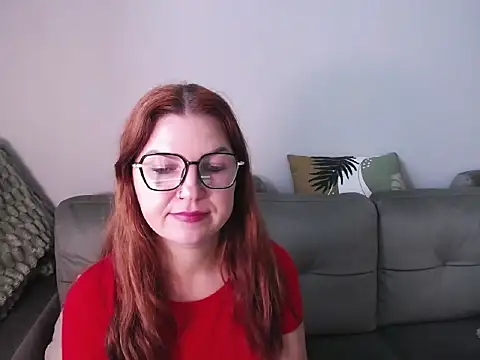 Snapshot of MartinePrettyFeet chatting on November 5, 2025, 7:11 am MartinePrettyFeet online show from November 5, 2025, 7:11 am