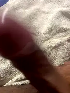 Luisrovers18 online show from October 16, 2025, 6:43 am