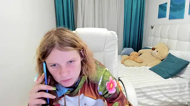 Kathlyn  Heath online show from November 26, 2025, 7:58 pm