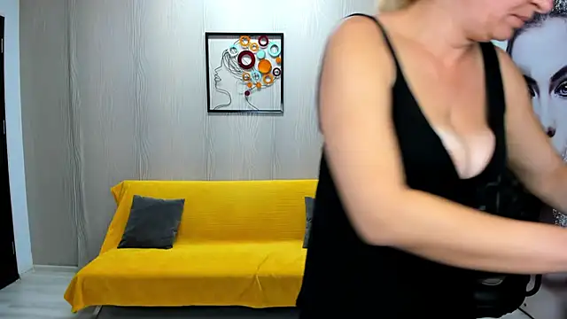 Cassandra Hotty online show from September 29, 2025, 3:13 am