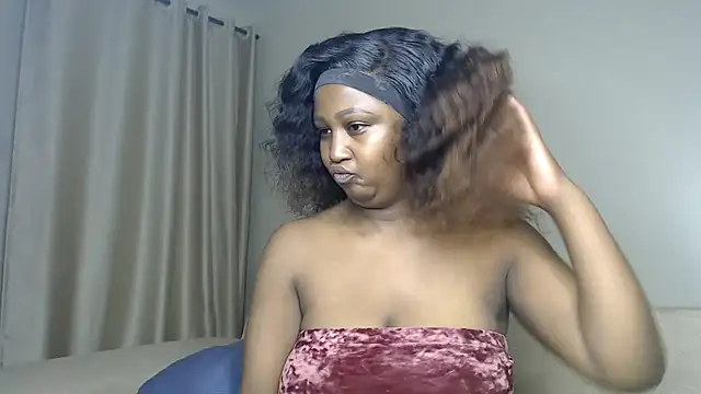 Snapshot of NIKKIE_LOVE chatting on October 14, 2025, 1:50 am NIKKIE LOVE online show from October 14, 2025, 1:50 am