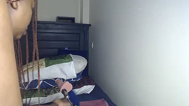 Snapshot of NIKKIE_LOVE chatting on December 2, 2025, 10:17 am NIKKIE LOVE online show from December 2, 2025, 10:17 am