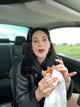 Lilith  D online show from December 3, 2024, 4:55 pm