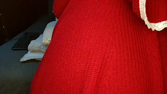 CURVEYDOLLXX online show from April 14, 2026, 8:08 am