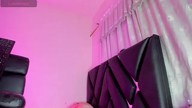 Snapshot of stephany_doll_ chatting on December 20, 2025, 4:04 am stephany doll online show from December 20, 2025, 4:04 am