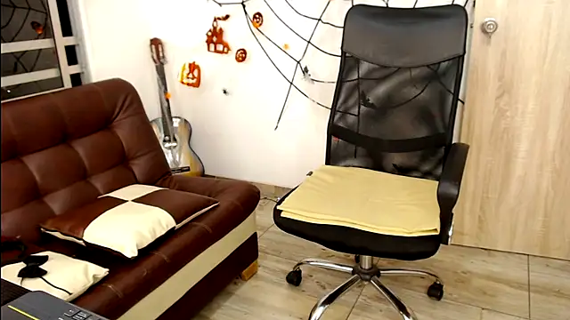 michacosio online show from October 15, 2025, 12:20 am