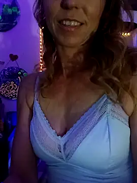 Snapshot of cammyquart chatting on November 5, 2025, 2:58 am cammyquart online show from November 5, 2025, 2:58 am